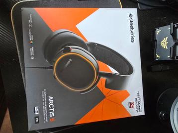 SteelSeries Arctis 5 (noir), Enlèvement ou Envoi, Microphone repliable, Utilisé, Steelseries