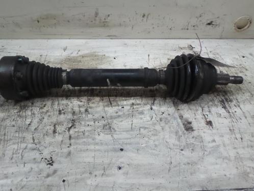 Aandrijfas links-voor van een Volkswagen Golf, Auto-onderdelen, Remmen en Aandrijving, Volkswagen, Gebruikt, 3 maanden garantie