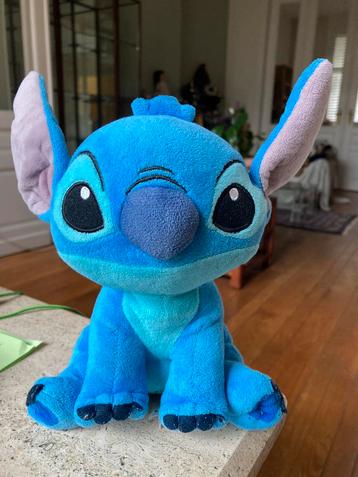 Stitch Disney hauteur 22 cm + oreilles (25 cm)