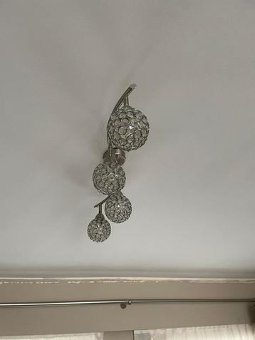 Moderne plafondlamp beschikbaar voor biedingen