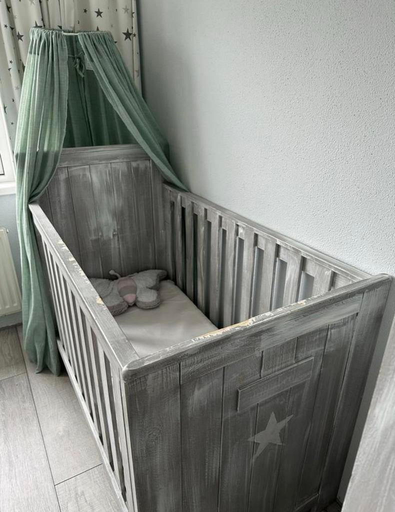 Complete kinderkamer / baby ledikant commode en kast, Ophalen, Zo goed als nieuw, Commode