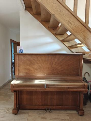 Piano beschikbaar voor biedingen