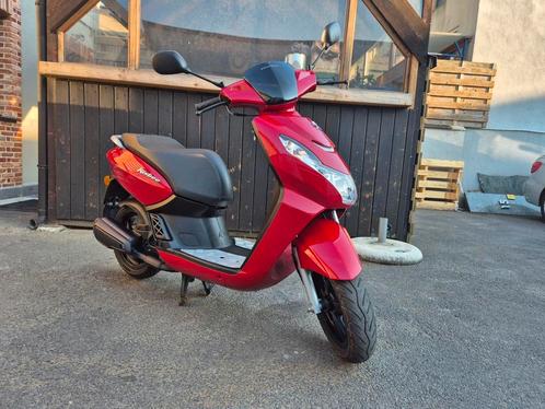 Kisbee A  klasse met weinig kilometers, Fietsen en Brommers, Scooters | Peugeot, Zo goed als nieuw, Ophalen of Verzenden