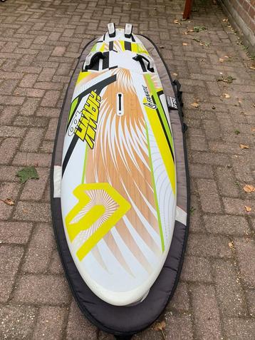 Fanatic hawk wood 100 ltr  plus boardbag 