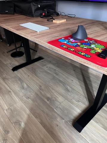 Elektrische Zit/Sta Bureau 175 x 80 x 2,5cm beschikbaar voor biedingen