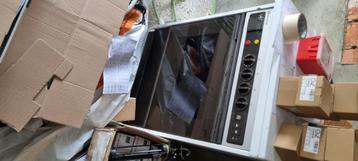 Elektrisch vuur met oven Bauknecht beschikbaar voor biedingen