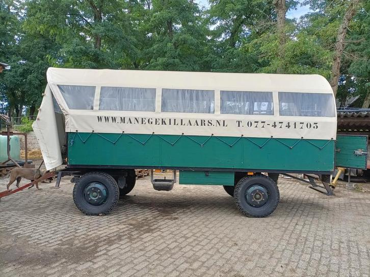 Magnifique chariot couvert pour 20 personnes., Animaux & Accessoires, Voitures & Carrosses, Cheval