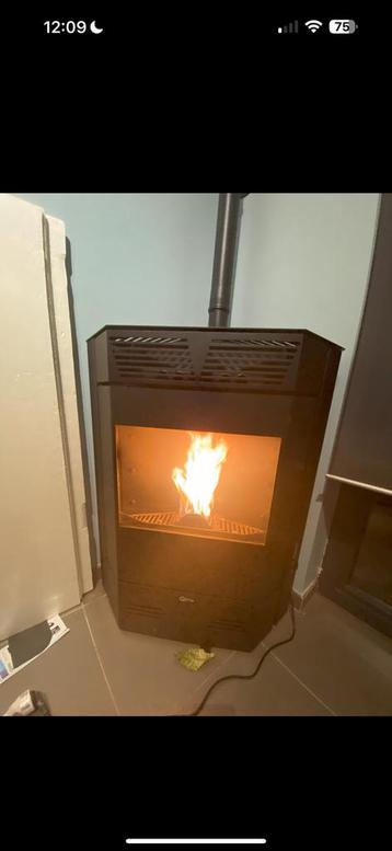 Qlima pelletkachel Isotta 94S-Line 9,84kW, Enlèvement, Comme neuf, Autoportant, Poêle à granulés