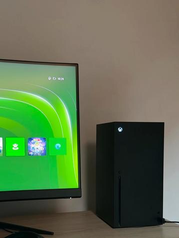 Xbox series X + 4 jeux beschikbaar voor biedingen