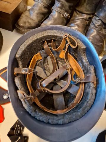 Oude helm met binnenwerk vroegere gendarmerie, Enlèvement ou Envoi