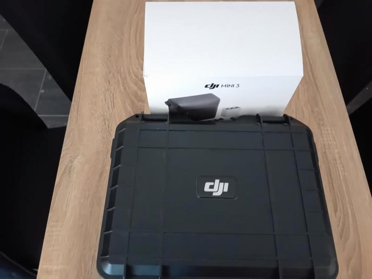 Een prachtige DJI mini 3 ,in tasje ,1  accu  gebruikt !!, Hobby en Vrije tijd, Modelbouw | Radiografisch | Helikopters en Quadcopters