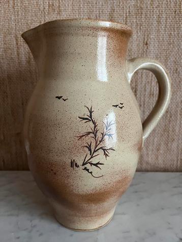 Vaas met oor beschikbaar voor biedingen