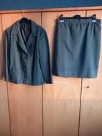 Tailleur  vert/kaki. Doublé.  Polyester, Enlèvement ou Envoi