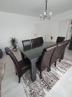 Eettafel met 8 stoelen
in goede staat, Ophalen, Zo goed als nieuw