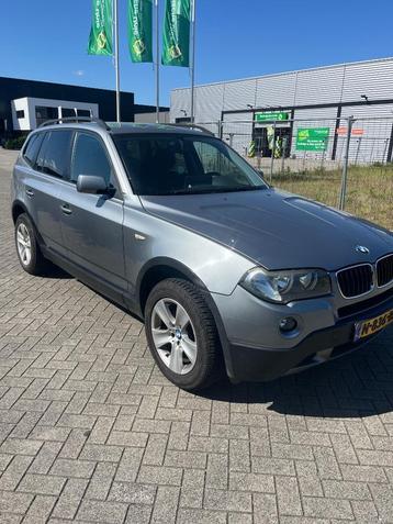 bmw x3 lpg benzine 2.0 motor bj 2007 apk grijs kleur 4x4, Auto's, BMW, Stof, Zwart, Parkeersensor, Handgeschakeld