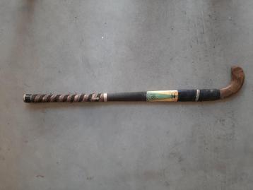 Zeer oude hockeystick als verzamelobject beschikbaar voor biedingen