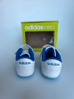 Chaussures bébé Adidas Neo blanches taille 18 dans une boîte, Bottines, Garçon ou Fille, Enlèvement ou Envoi, Neuf