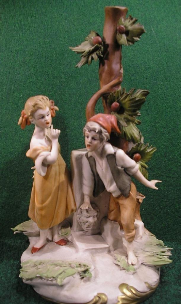 CAPO DI MONTE/FLAVIA/BARBELLA/PAAR PORSELEINEN KINDEREN, Antiek en Kunst, Antiek | Porselein, Ophalen of Verzenden