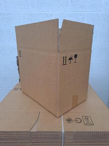 Boites en carton neuves 36cm x 24cm x 29cm beschikbaar voor biedingen