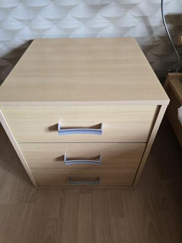 Nachtkastje met 3 lades, Huis en Inrichting, Slaapkamer | Nachtkastjes, Ophalen, Gebruikt, 45 tot 65 cm, Minder dan 55 cm