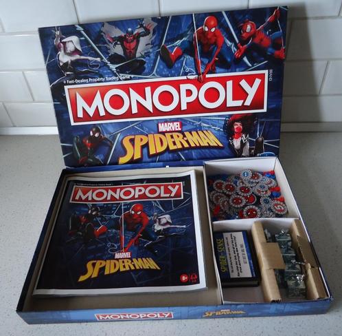"Spider Man Monopoly" van Hasbro  in prima staat !, Hobby en Vrije tijd, Gezelschapsspellen | Bordspellen, Zo goed als nieuw, Een of twee spelers