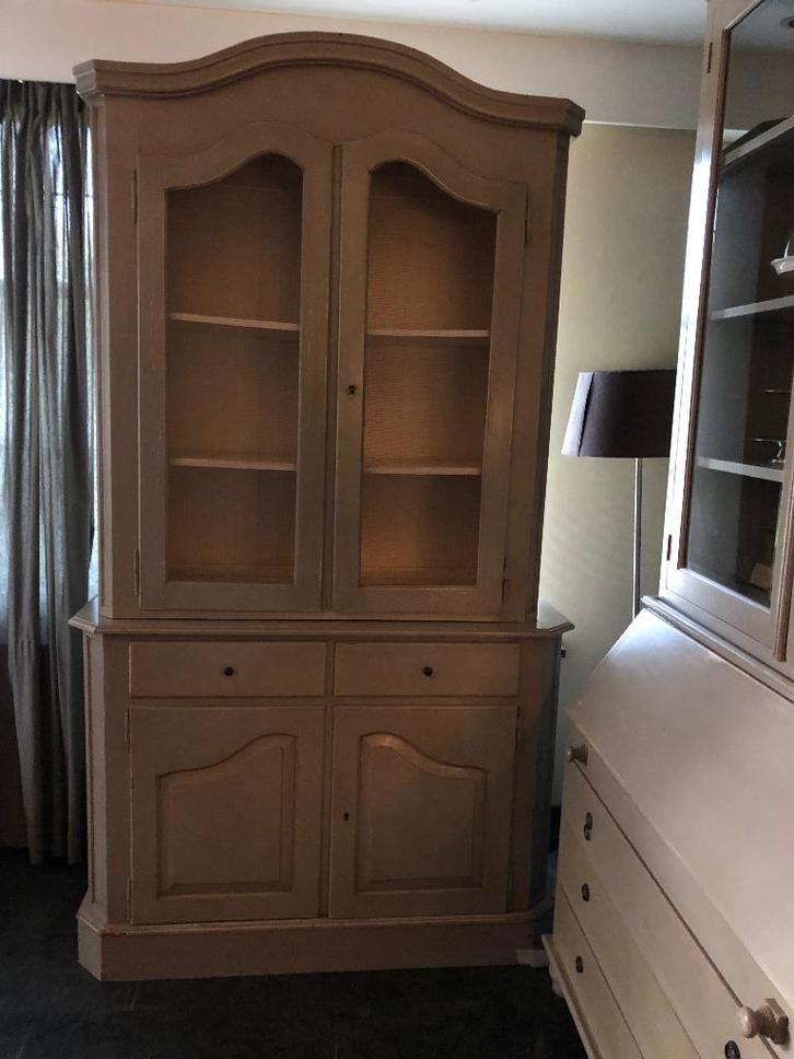 Kast in franse stijl, Huis en Inrichting, Kasten | Dressoirs, Gebruikt, Met lade(s), Met deur(en), Met plank(en), Overige houtsoorten