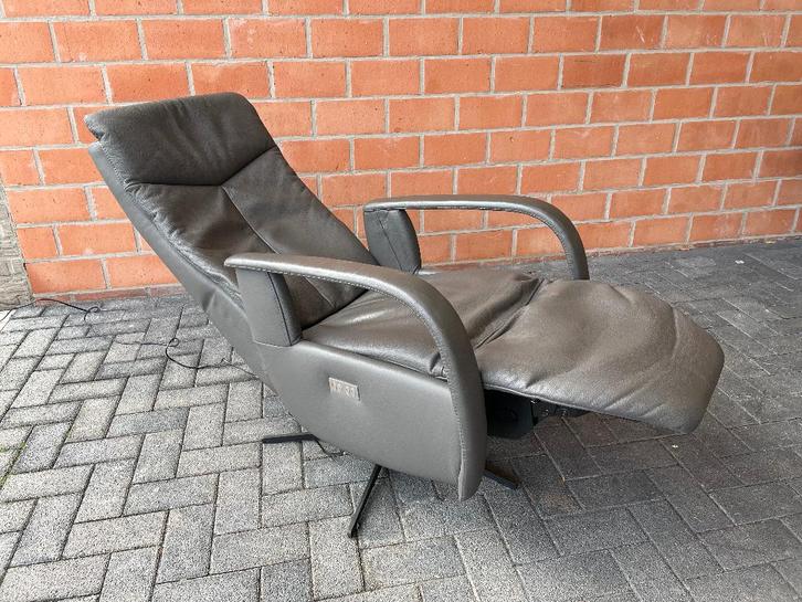 Elektrische relax zetel in leder - als nieuw !, Huis en Inrichting, Fauteuils, Zo goed als nieuw, Leer, Ophalen