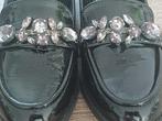 Zwarte lakschoen met strassteentjes maat 39, Kleding | Dames, Schoenen, Ophalen, Bel & Bo, Zo goed als nieuw, Instappers