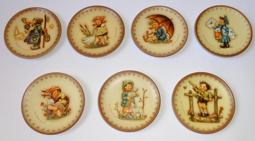 M I Hummel: 6 x deco Bordjes van 1997 & 1998 -9cm rond-TMK-7, Verzamelen, Beelden en Beeldjes, Zo goed als nieuw, Hummel, Verzenden
