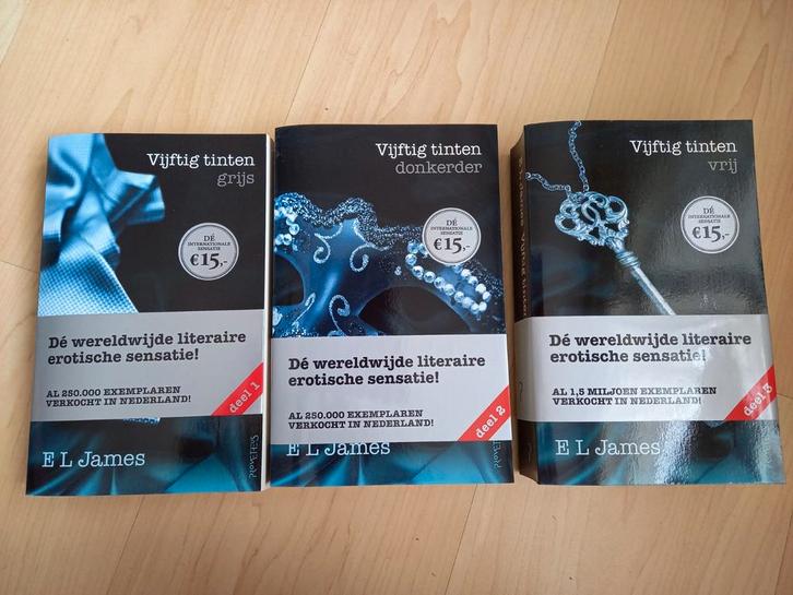 E.L. James - Vijftig tinten reeks van 3 boeken, Boeken, Literatuur, Zo goed als nieuw, Amerika, Ophalen