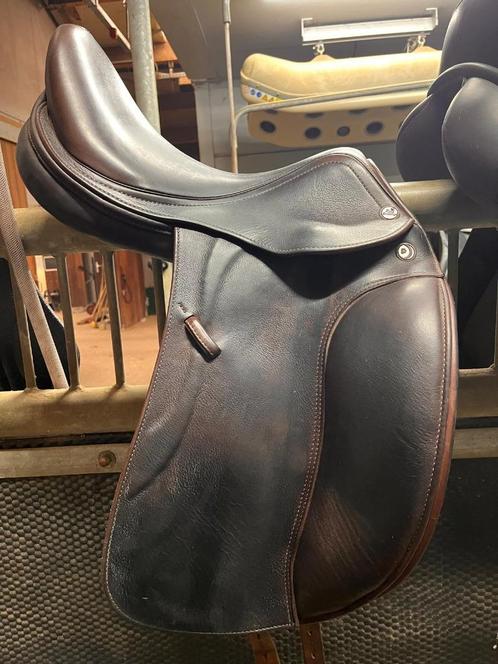 Dressuur Zadels te koop, Dieren en Toebehoren, Paarden en Pony's | Zadels, Zo goed als nieuw, Dressuur, Ophalen