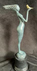 Bronzen abstracte dame met vogel, Milo/stempel zuiver brons, Ophalen of Verzenden