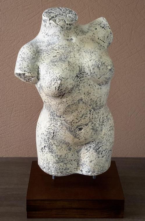 Lot / partij buste man / vrouw op houten staander ( NIEUW ), Antiek en Kunst, Kunst | Beelden en Houtsnijwerken, Ophalen of Verzenden