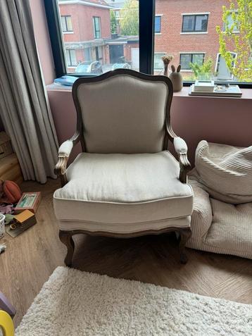 Franse fauteuil beschikbaar voor biedingen