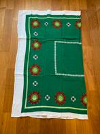 Groen met bloemetjes vintage tafelkleed 121 x 146, Huis en Inrichting, Tafelkleden, Ophalen, Gebruikt, Rechthoek, Binnen
