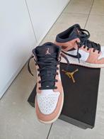 Nike Air Jordan 1 Middenroze kwarts 40, Kleding | Dames, Schoenen, Overige kleuren, Ophalen of Verzenden, Sneakers, Gedragen