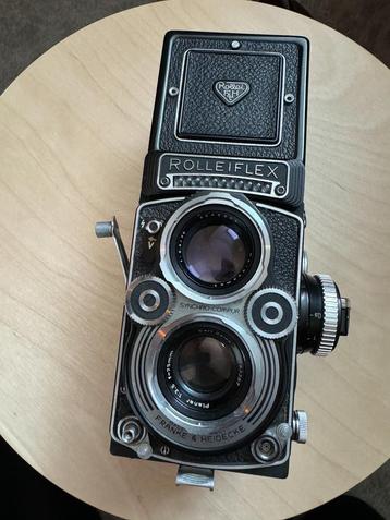 Rolleiflex 3.5F Carl Zeiss Planar 75mm 3.5 6x6 TLR Camera disponible aux enchères