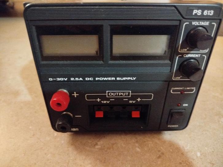 Alimentation de laboratoire DC réglable Velleman PS613., Bricolage & Construction, Électricité & Câbles