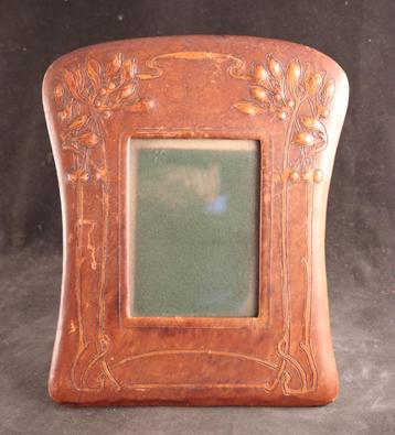 Lederen Art Nouveau fotolijst beschikbaar voor biedingen