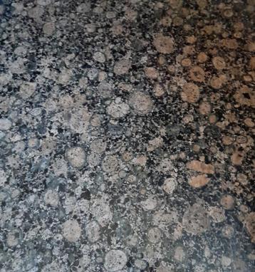 Baltic Brown graniet stukken diverse afmetingen beschikbaar voor biedingen