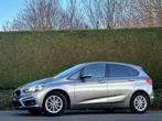 BMW 216i Active Tourer | Benzine | 141.807Dkm | 01/2018 |, Auto's, Stof, Euro 6, Bruin, 2 Reeks Active Tourer