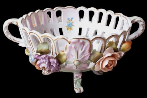 schitterende Duitse bloemencoupe op voetjes, Antiquités & Art, Antiquités | Porcelaine, Enlèvement