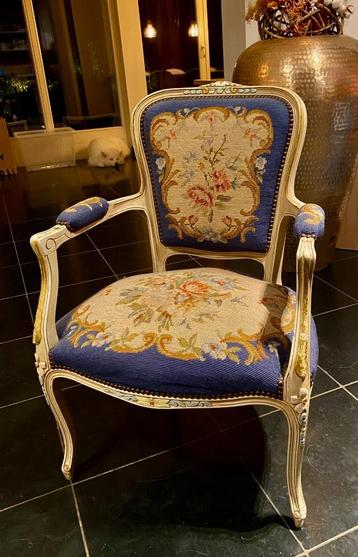 Antieken stoelen 3 stuks  beschikbaar voor biedingen