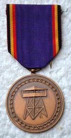 Medaille, 40st VJ-dag Nat. Ver. Oud-krijgsgevangenen 1945-85, Ophalen of Verzenden, Landmacht, Lintje, Medaille of Wings