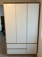 Ruime kleerkast, Enlèvement, Comme neuf