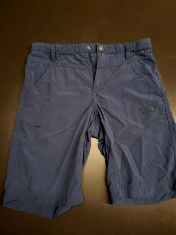 Avonturen short 152 Jack wolfskin beschikbaar voor biedingen