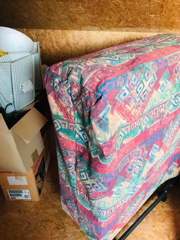 Opklapbed met matras en beschermhoes beschikbaar voor biedingen