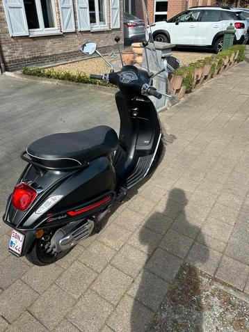 Vespa Sprint 50cc B klasse 2022(perfecte staat), Fietsen en Brommers, Scooters | Vespa, Ophalen of Verzenden, Zo goed als nieuw