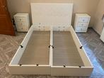 Boxspring + nachtkastjes zo goed als nieuw!, Ophalen, Wit, Tweepersoons, Zo goed als nieuw