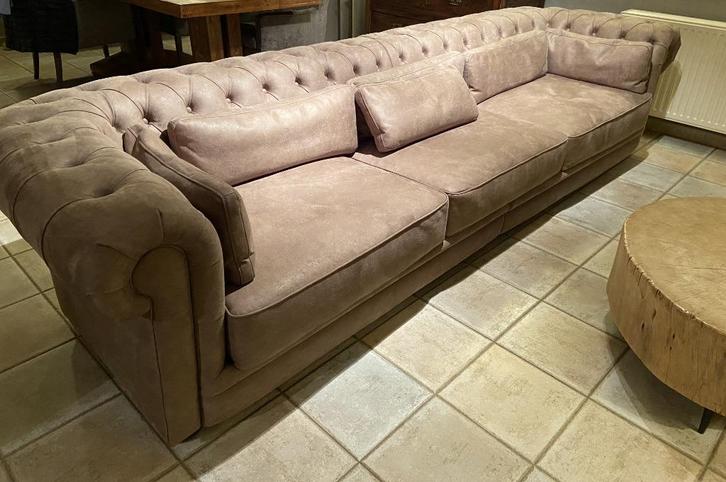 Nieuwe 4-zit zetel in Bull liver - stijlvol en warm, Huis en Inrichting, Zetels | Zetels, Nieuw, Rechte bank, Vierpersoons of meer